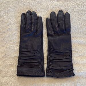 Elegant Purple Leather Gloves